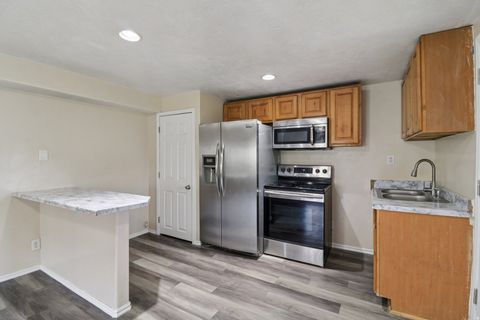 Tiny photo for 1566 S 840 W, Payson, UT 84651 (MLS # 2147512)