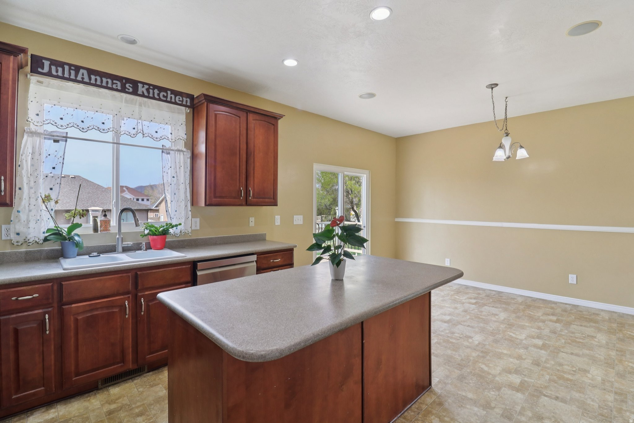 THE MAPLES AT BROOKS - Residential