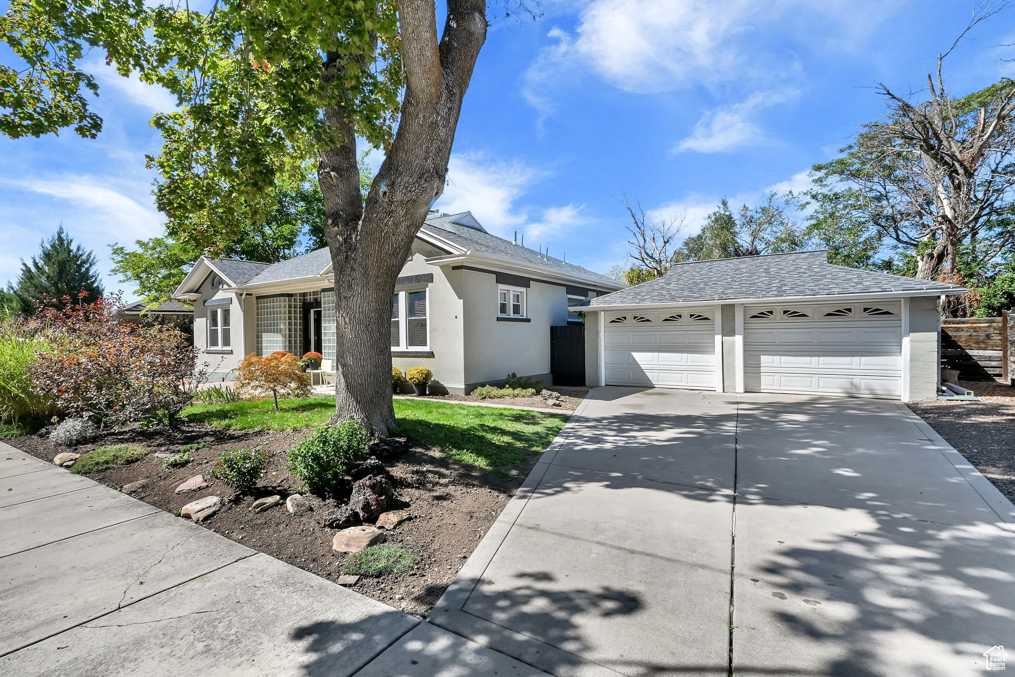 YALECREST - Residential