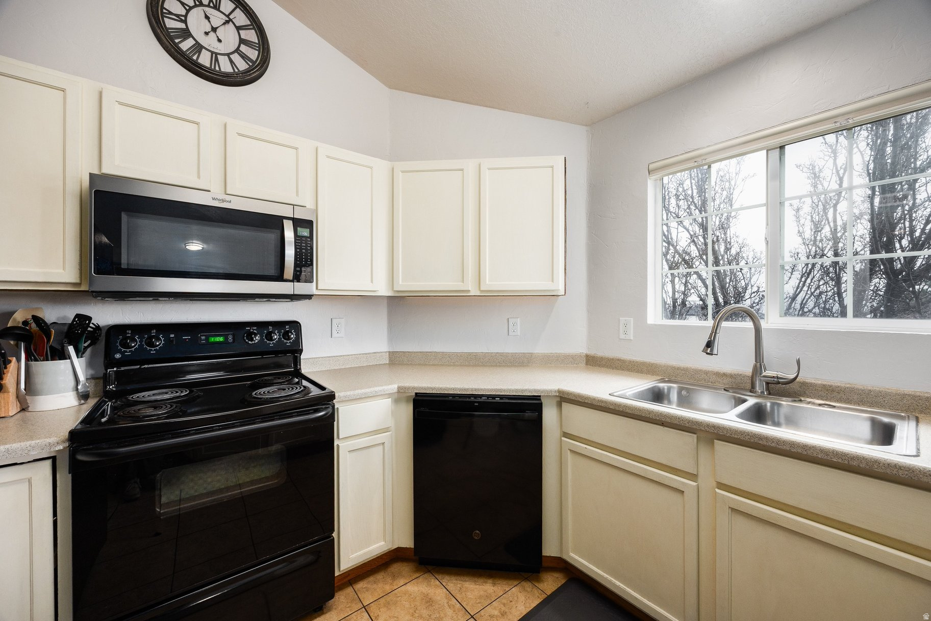 HARVEST HILL - Residential