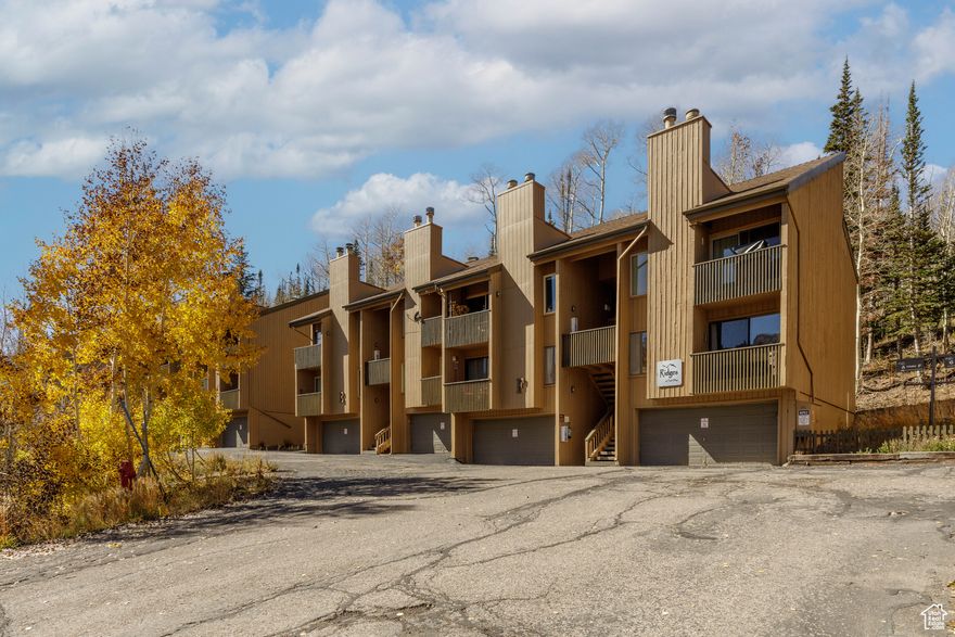 Updated 2BR/1BA condo with sleek finishes and cozy mountain charm being sold completely turnkey!! Just minutes from Giant Steps Lodge, it's an ideal Airbnb/VRBO performer and personal getaway spot-offering ski-inspired style, comfort, and all-season adventure in Brian Head, Utah. With Opening Day on November 14th, secure your own getaway now and never miss first tracks!