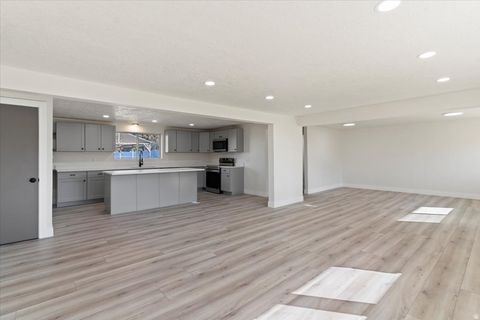 Tiny photo for 19 E NORTH CANYON RD, Bountiful, UT 84010 (MLS # 2127245)