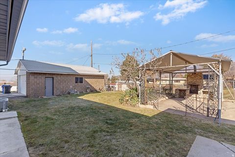 Tiny photo for 19 E NORTH CANYON RD, Bountiful, UT 84010 (MLS # 2127245)