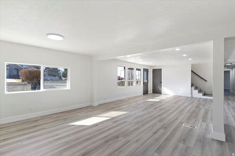 Tiny photo for 19 E NORTH CANYON RD, Bountiful, UT 84010 (MLS # 2127245)