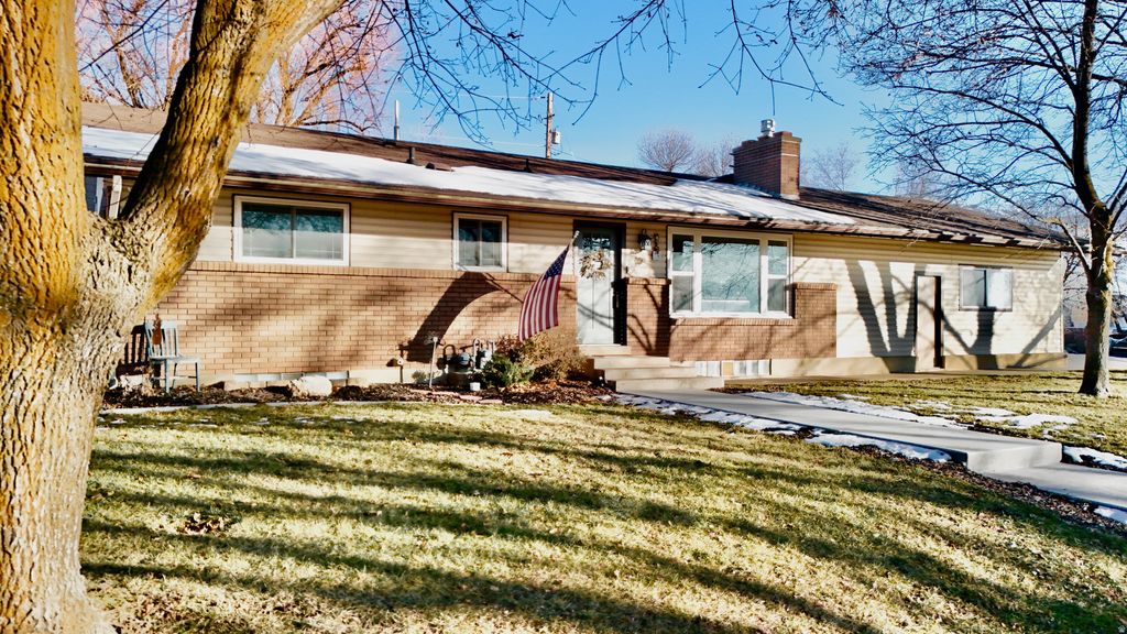 Photo of 10 N 500 E, Hyde Park, UT 84318 (MLS # 2131756)