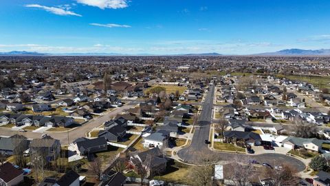 Tiny photo for 2953 W 4650 S, Roy, UT 84067 (MLS # 2139896)