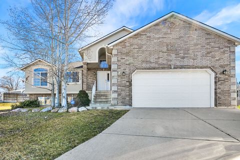 Tiny photo for 2953 W 4650 S, Roy, UT 84067 (MLS # 2139896)