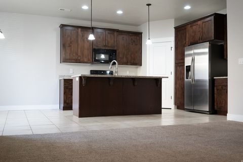 Tiny photo for 328 W PAGES LN, Bountiful, UT 84010 (MLS # 2133088)