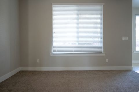 Tiny photo for 328 W PAGES LN, Bountiful, UT 84010 (MLS # 2133088)