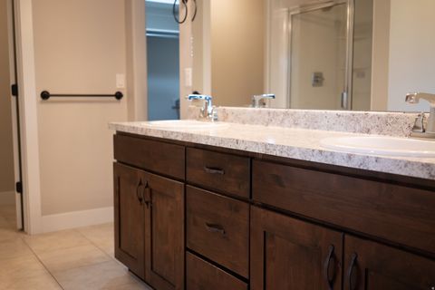 Tiny photo for 328 W PAGES LN, Bountiful, UT 84010 (MLS # 2133088)