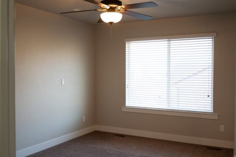 Tiny photo for 328 W PAGES LN, Bountiful, UT 84010 (MLS # 2133088)