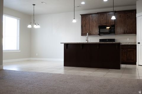 Tiny photo for 328 W PAGES LN, Bountiful, UT 84010 (MLS # 2133088)