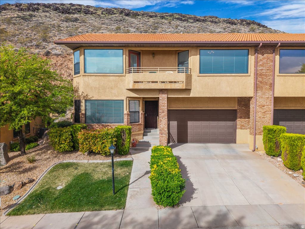 Photo of 453 NORTHRIDGE AVE, Saint George, UT 84770 (MLS # 2179487)