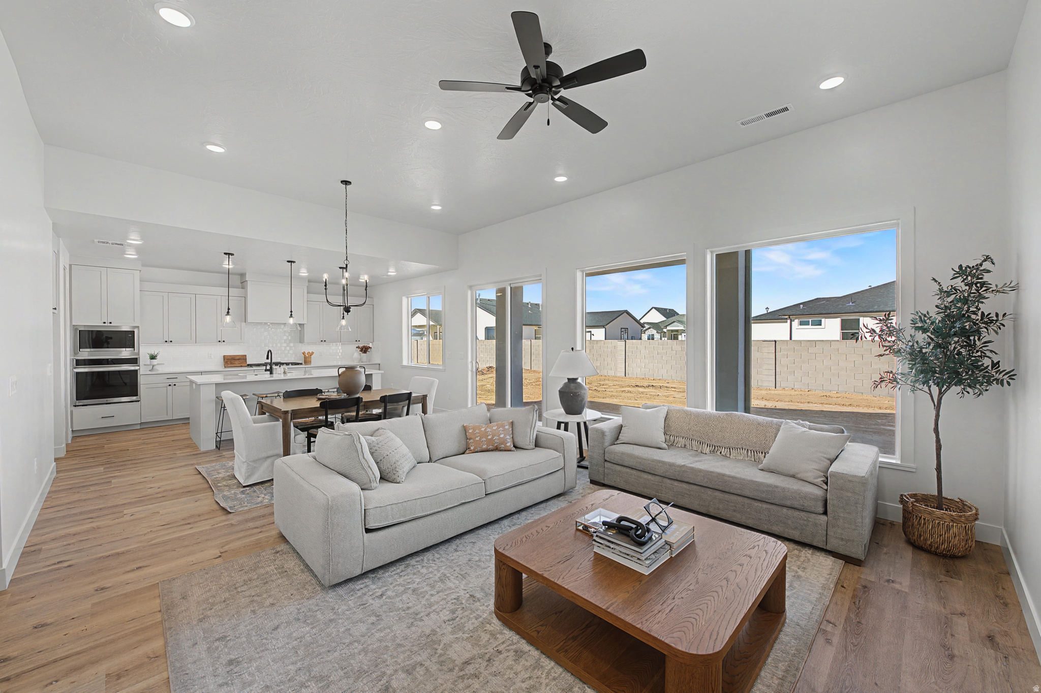 IRON WEST - Residential