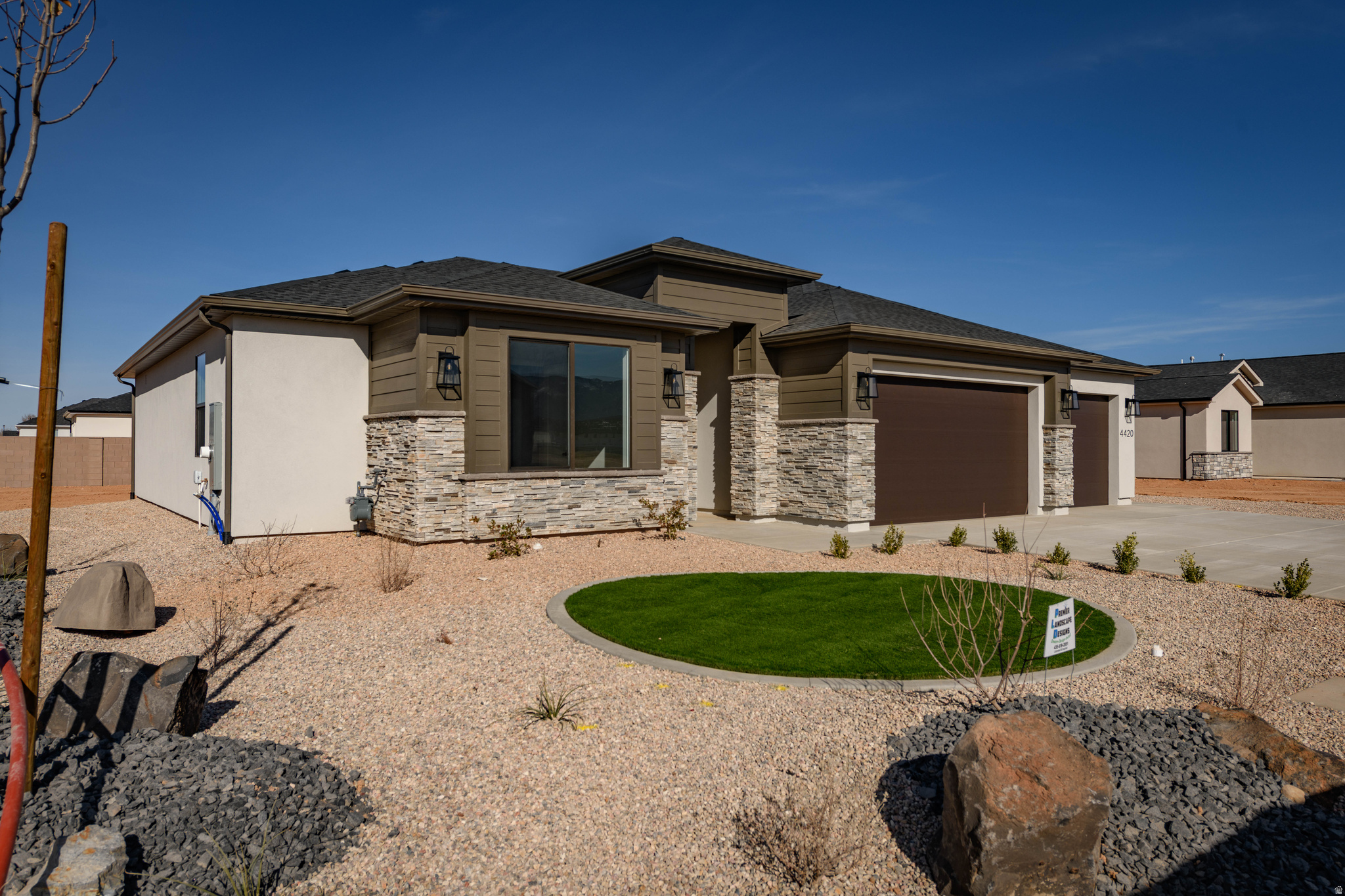 IRON WEST - Residential