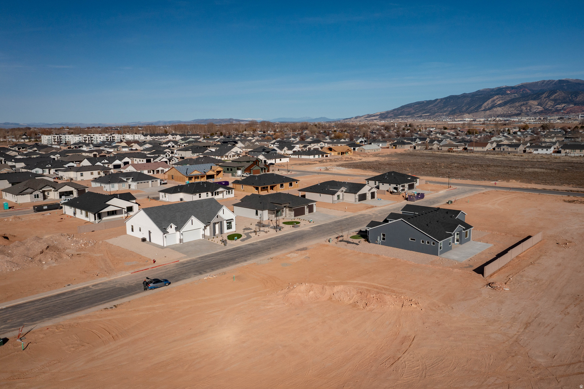 IRON WEST - Residential