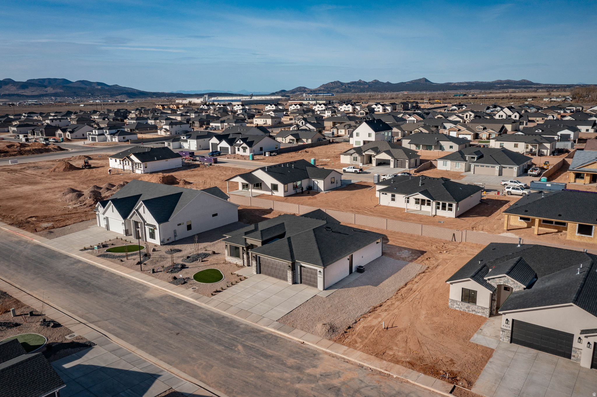 IRON WEST - Residential