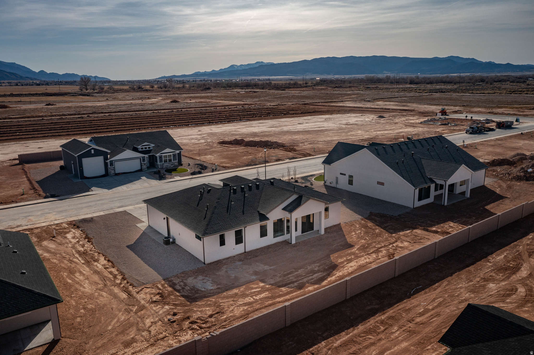 IRON WEST - Residential