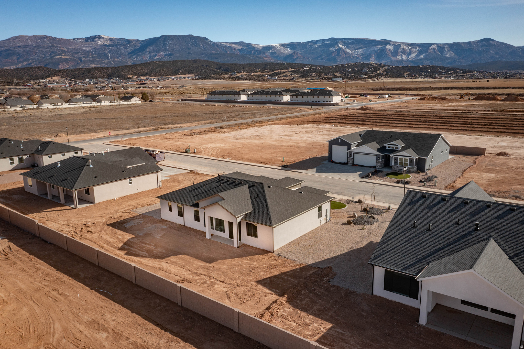 IRON WEST - Residential