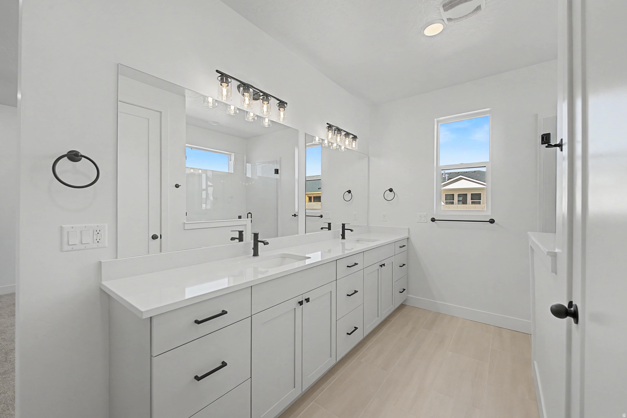 IRON WEST - Residential