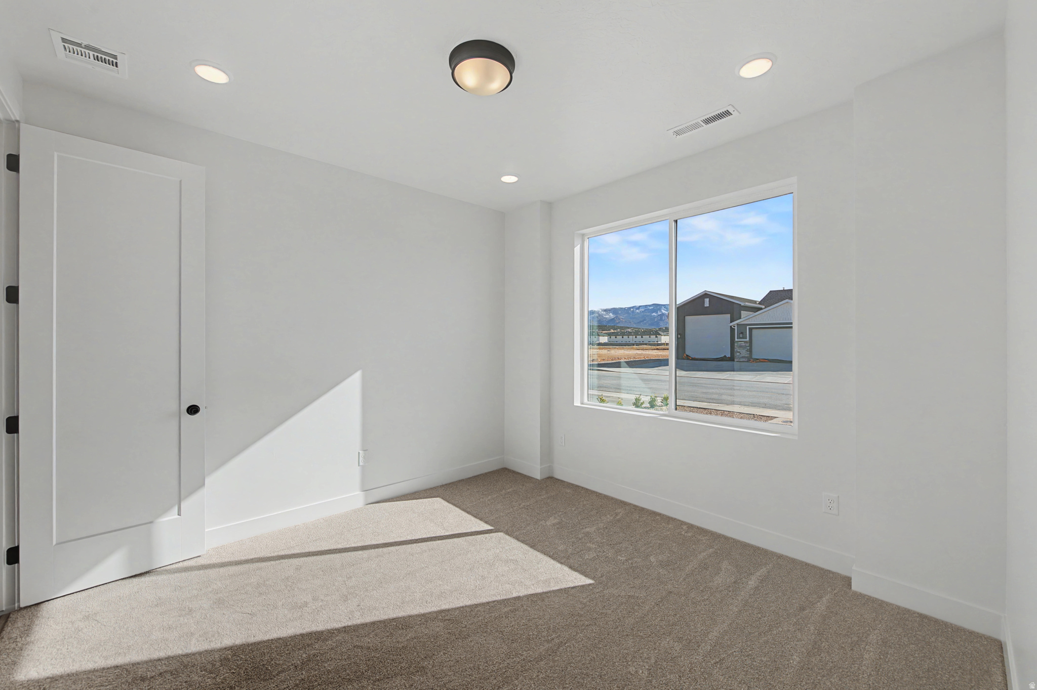 IRON WEST - Residential