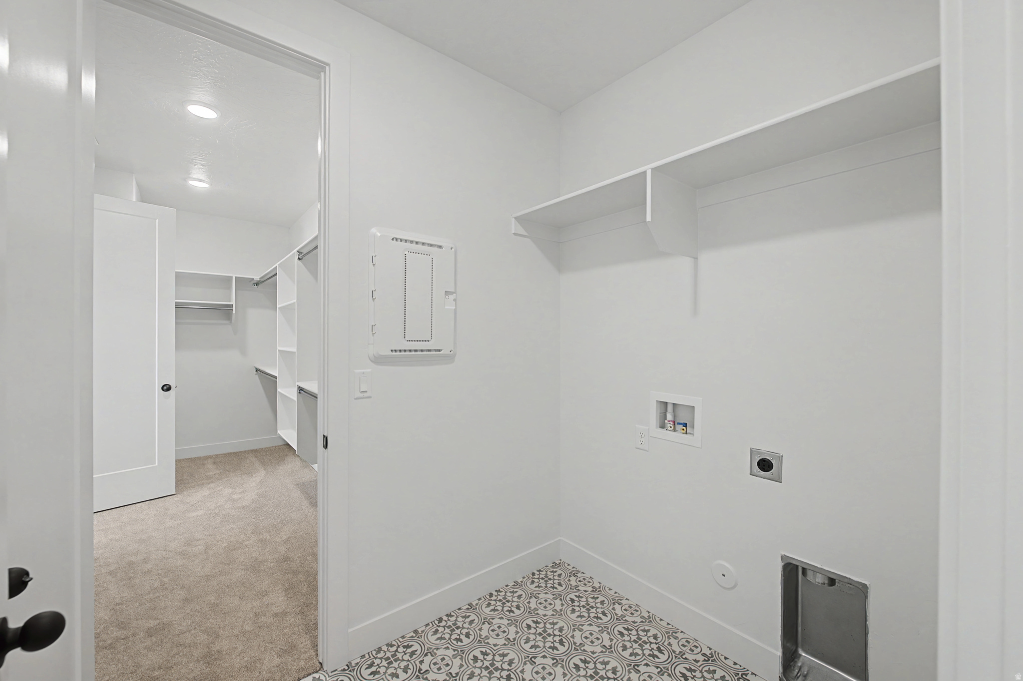 IRON WEST - Residential