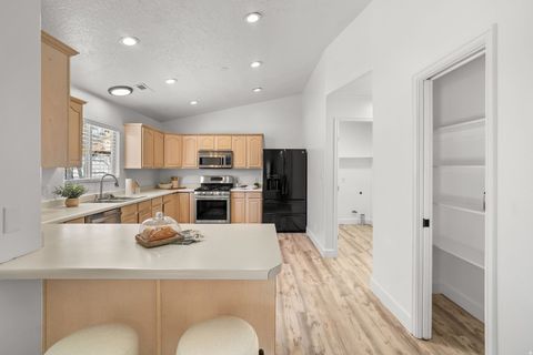 Tiny photo for 485 N 800 E, Washington, UT 84780 (MLS # 2126917)