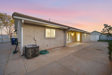 Tiny photo for 485 N 800 E, Washington, UT 84780 (MLS # 2126917)