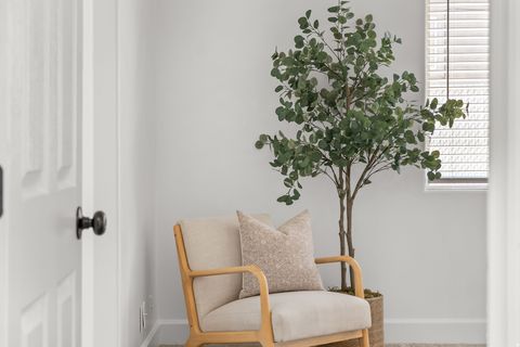 Tiny photo for 485 N 800 E, Washington, UT 84780 (MLS # 2126917)