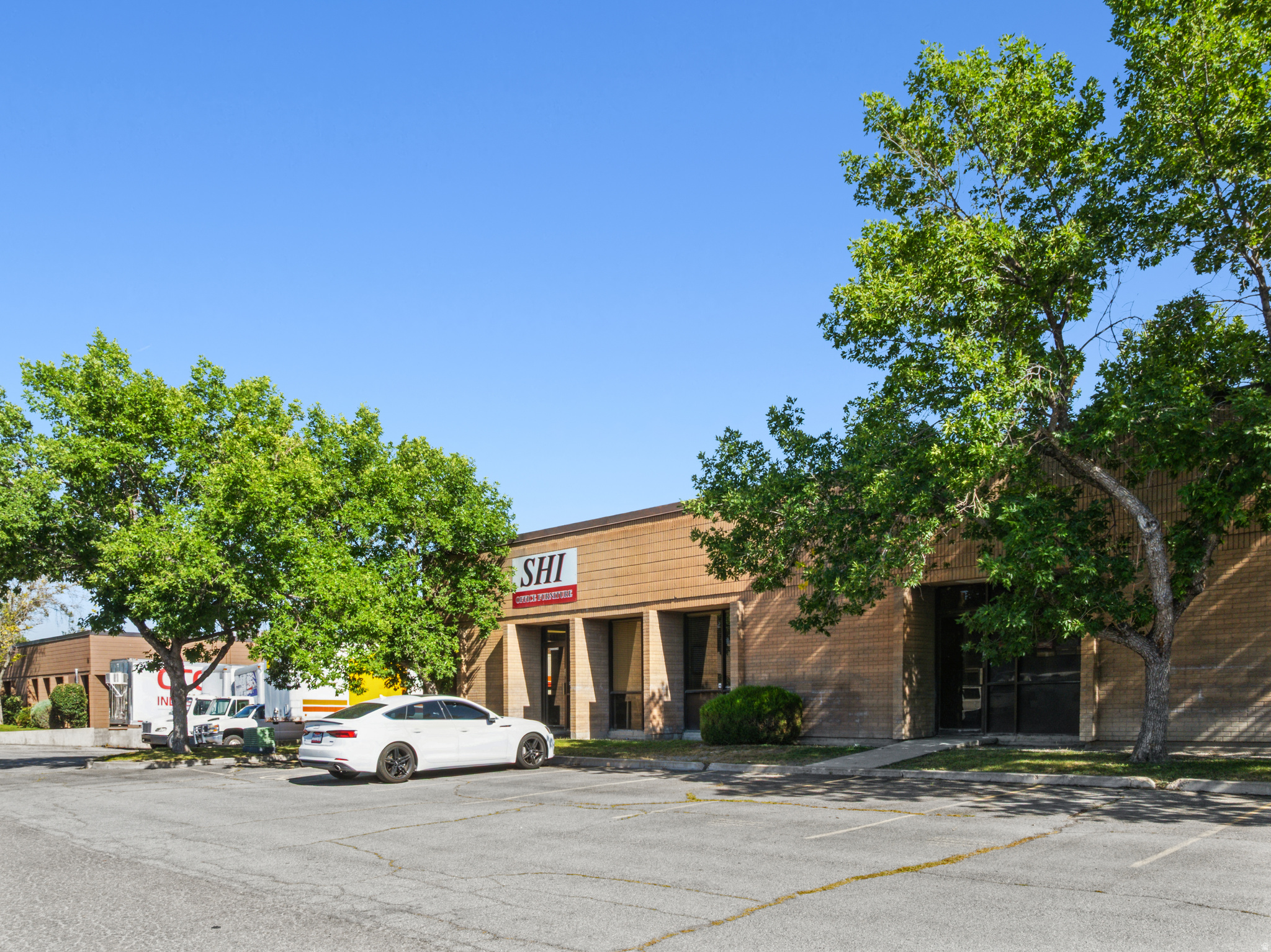 SALT LAKE INTERNATIONAL CENTER - Commercial Lease