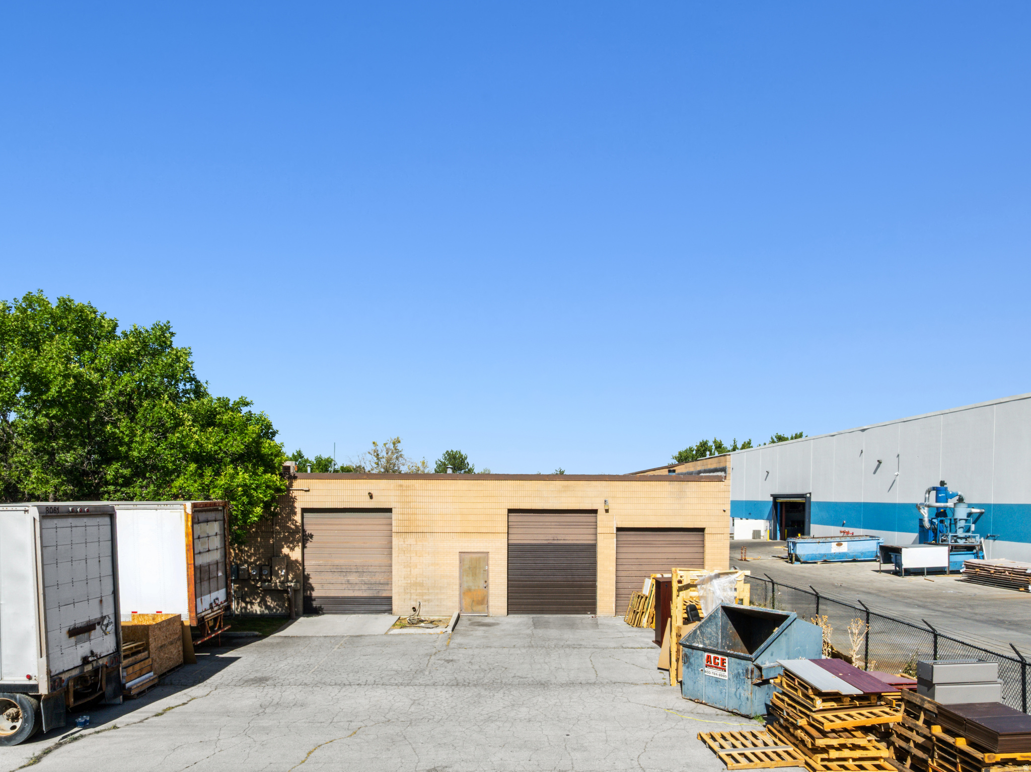 SALT LAKE INTERNATIONAL CENTER - Commercial Lease