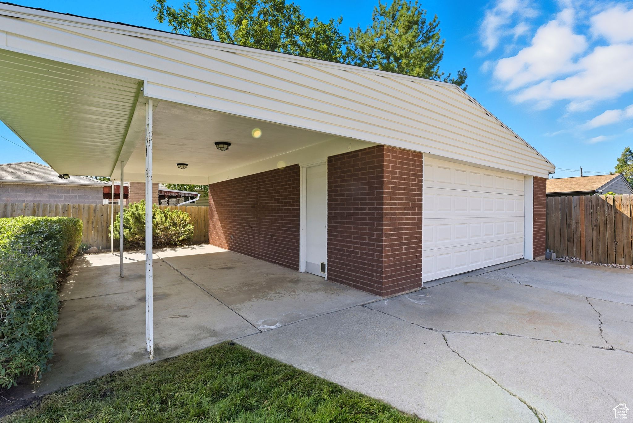BEST ACRES - Residential