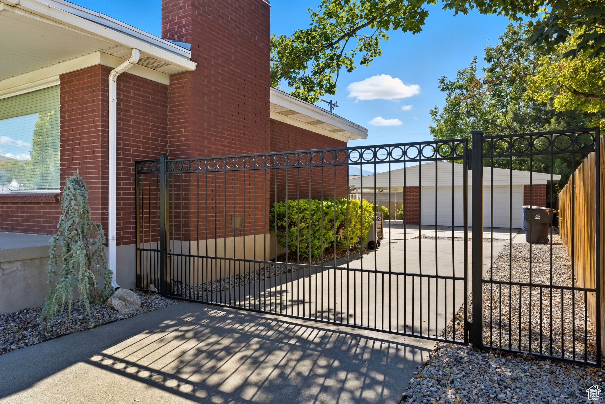 BEST ACRES - Residential