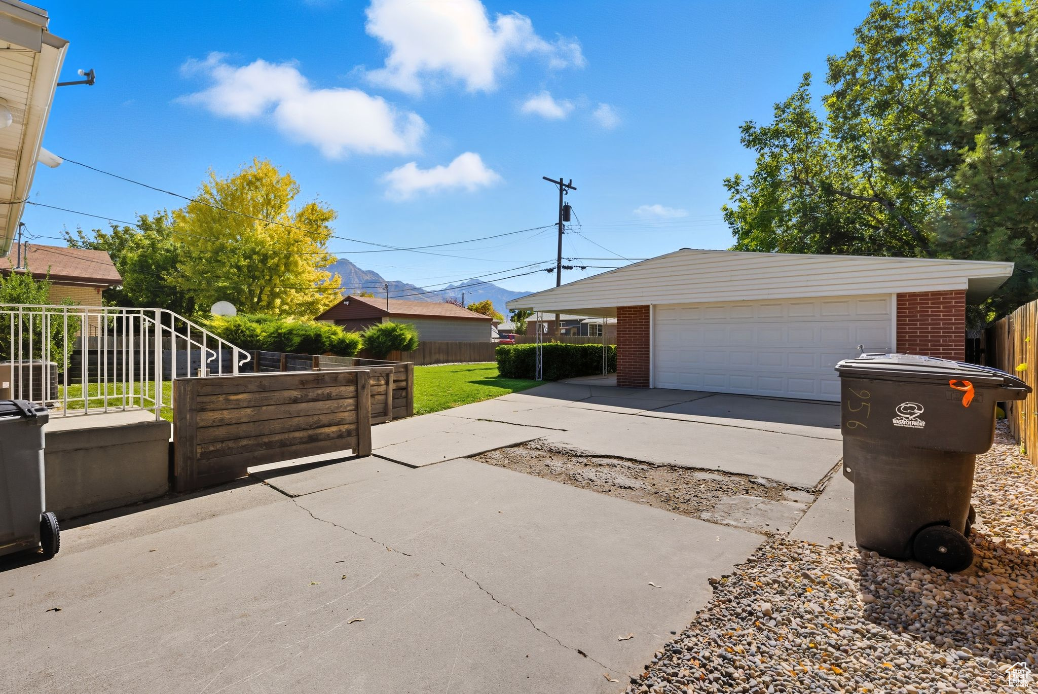 BEST ACRES - Residential