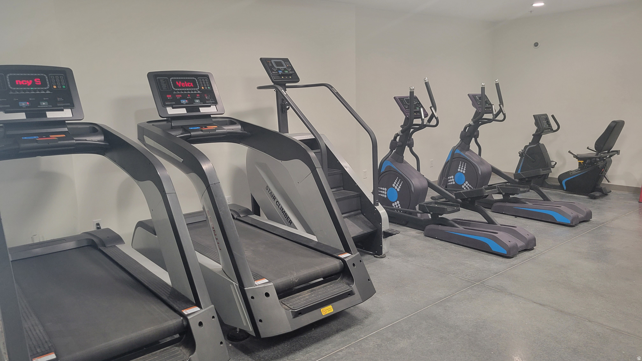 FALCON RIDGE - Residential