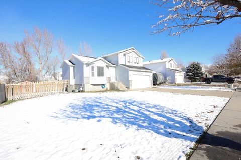 Tiny photo for 405 E 1310 N, Tooele, UT 84074 (MLS # 2126430)