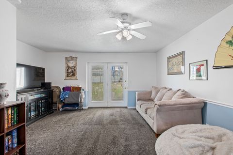 Tiny photo for 553 N 200 W, Bountiful, UT 84010 (MLS # 2155264)
