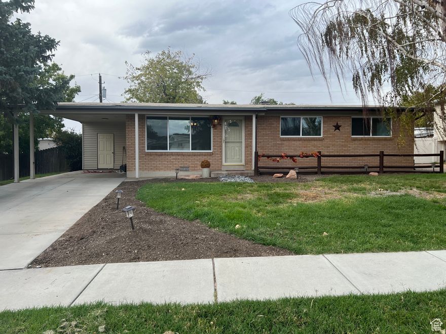 What a charming house!  This adorable rambler has been completely remodeled.  Brand new everything!  Plumbing, cabinets, quartz countertops, sinks, faucets, floors, doors, windows....the whole bit.  Fantastic Syracuse location: close to an elementary school, just off Antelope, in a great neighborhood, with easy access to shopping, gas, entertainment, and just a quick 2 minutes to the west corridor.  Full sprinklers and green yard.  Great covered patio for entertaining guests.