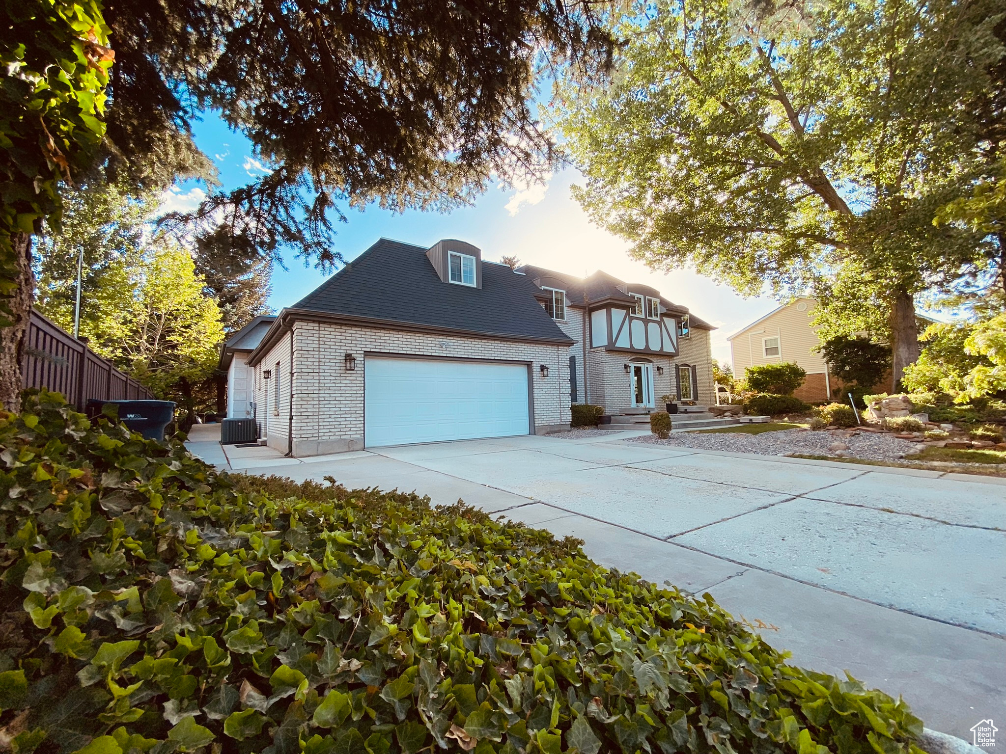 8506 S Jardim Way, Sandy, Utah image 1