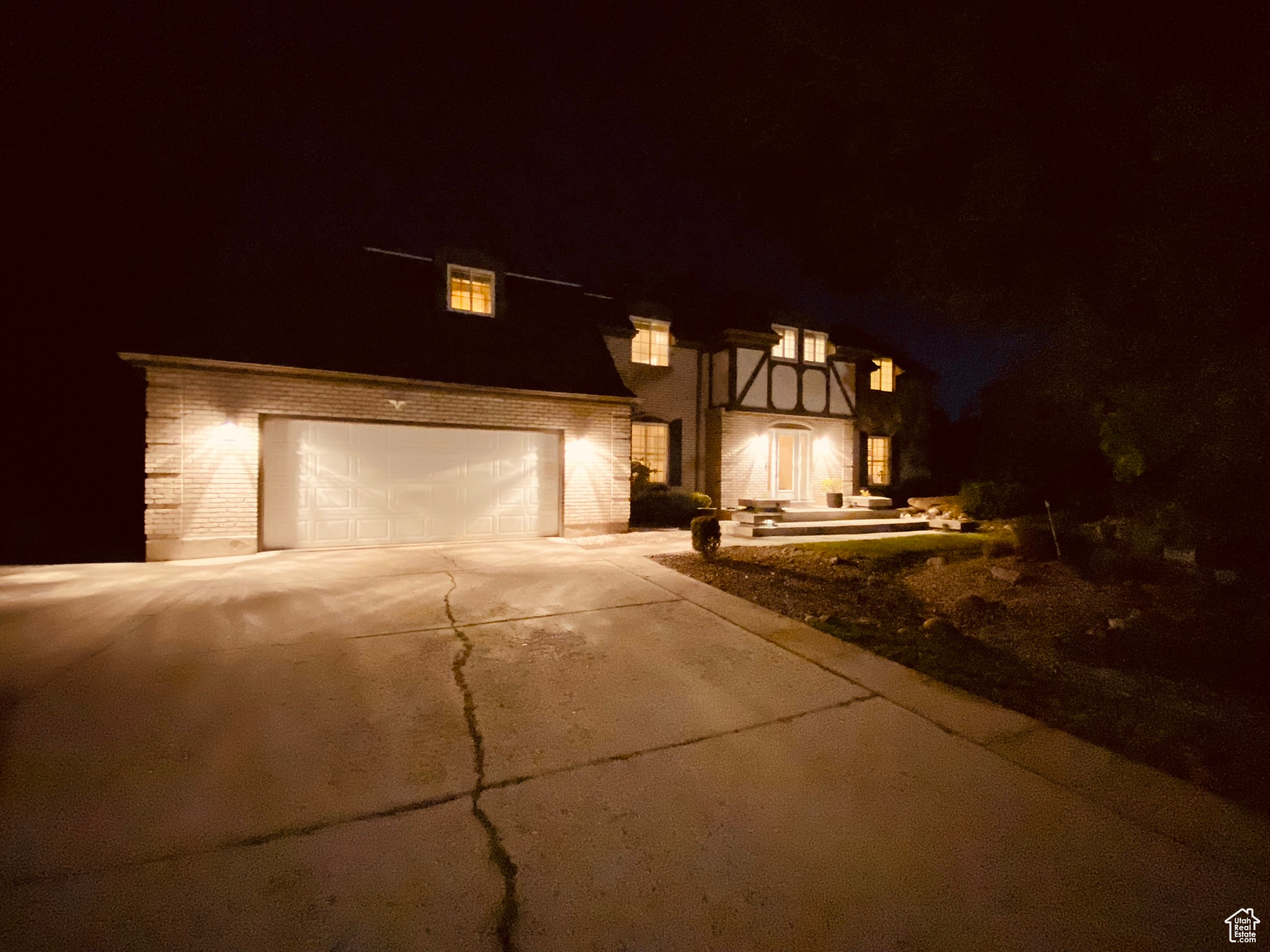 8506 S Jardim Way, Sandy, Utah image 2