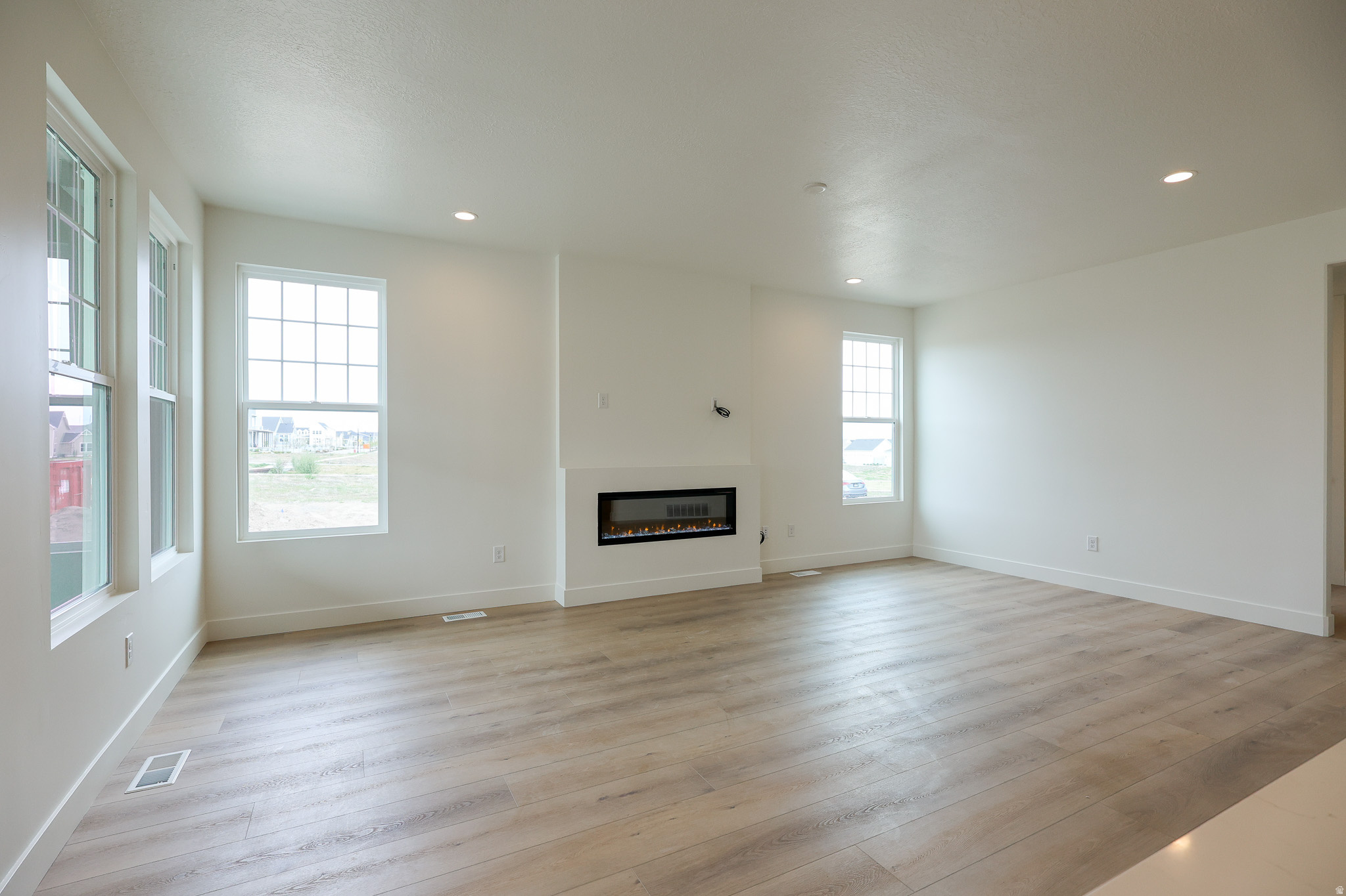 DAYBREAK - Residential Income