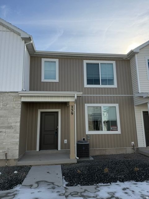 Townhouse For Sale - 256 W 690<br/> Smithfield, UT 84335