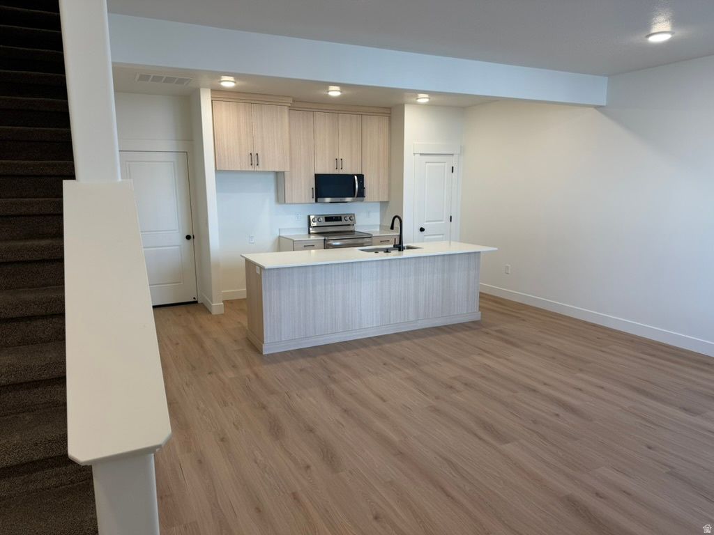 Photo of 256 W 690 N, Smithfield, UT 84335 (MLS # 2137936)