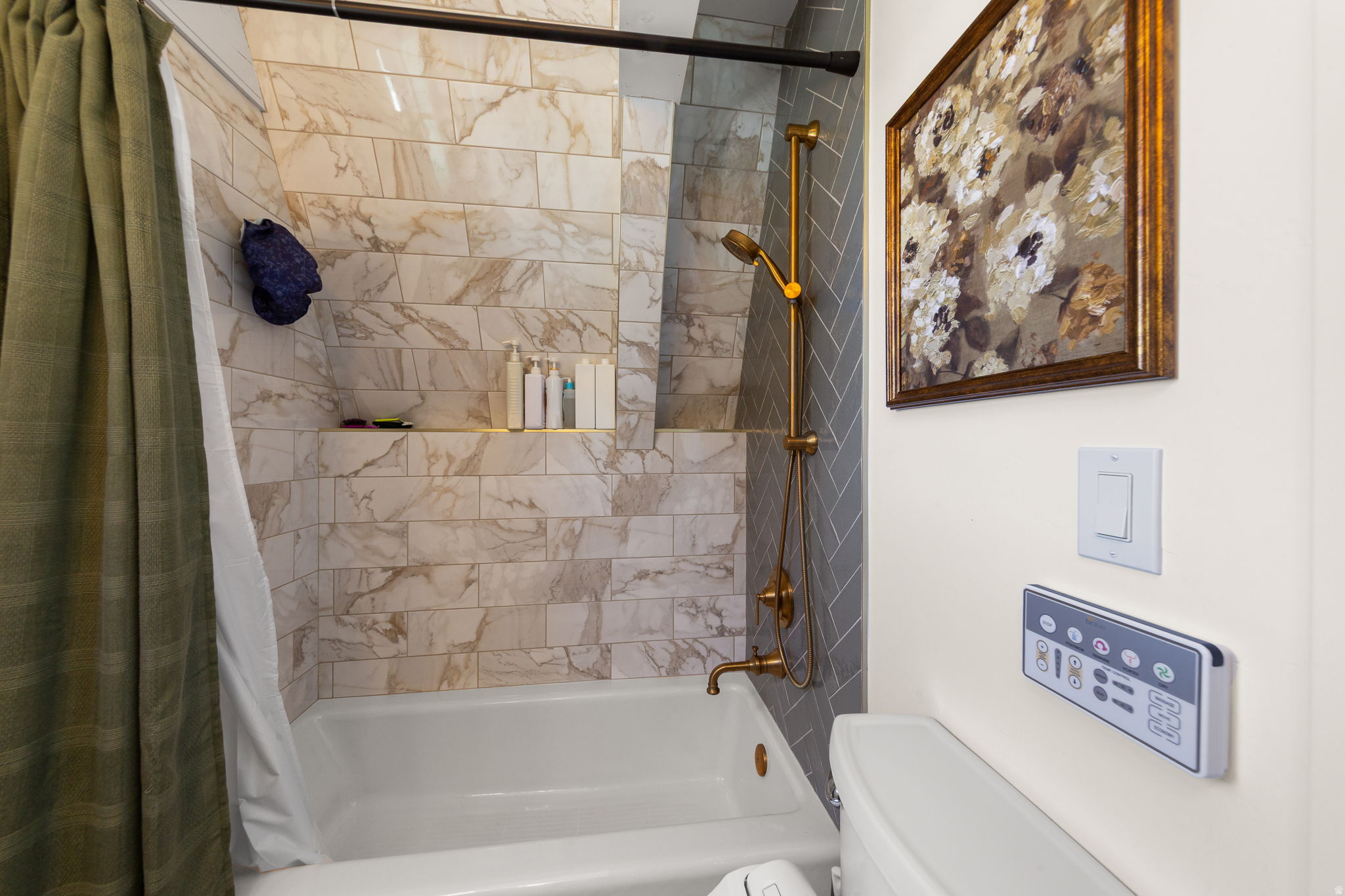 MOUNTAIN VIEW EST 1 - Residential