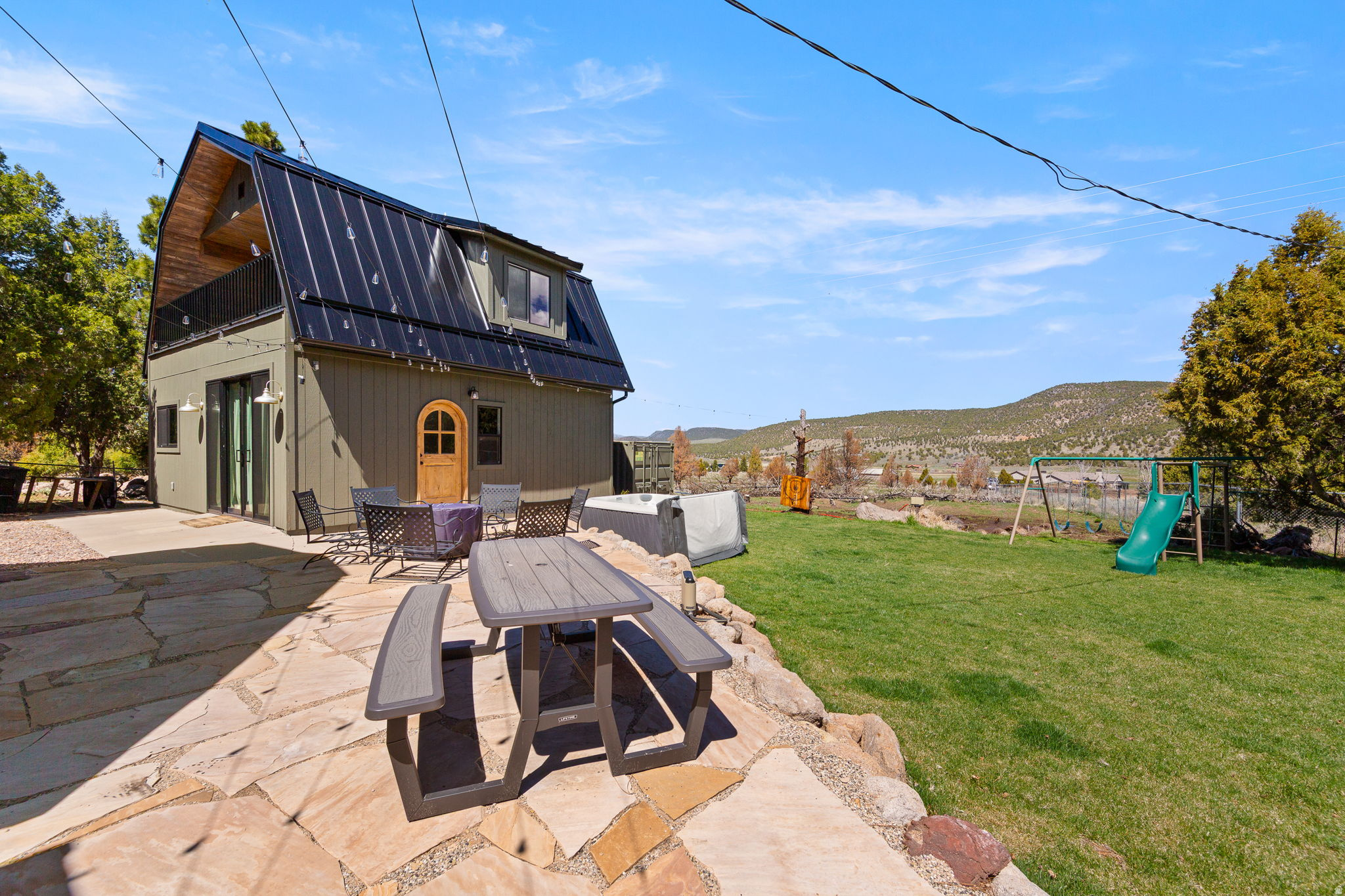 MOUNTAIN VIEW EST 1 - Residential