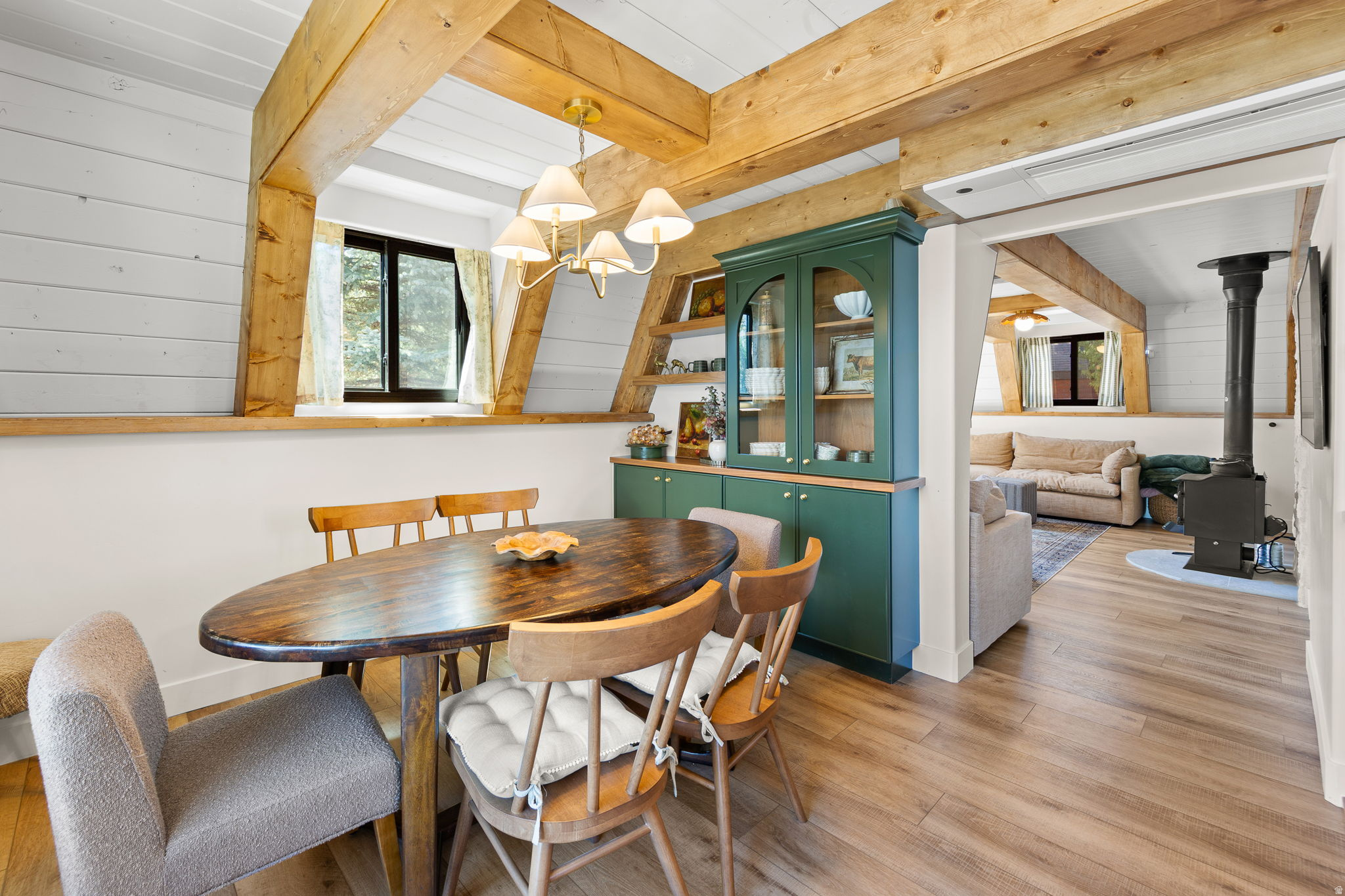 MOUNTAIN VIEW EST 1 - Residential