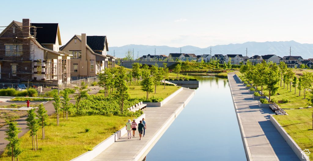 DAYBREAK - Residential