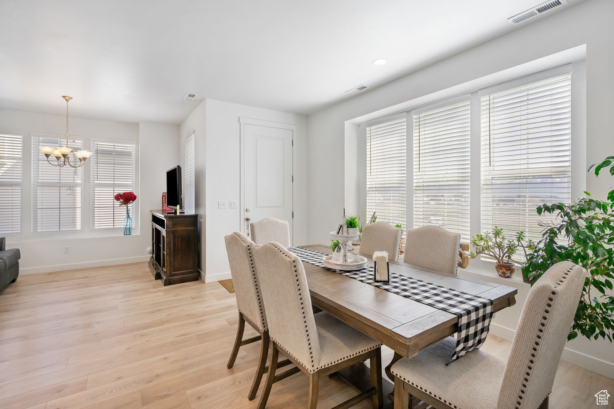 DAYBREAK - Residential