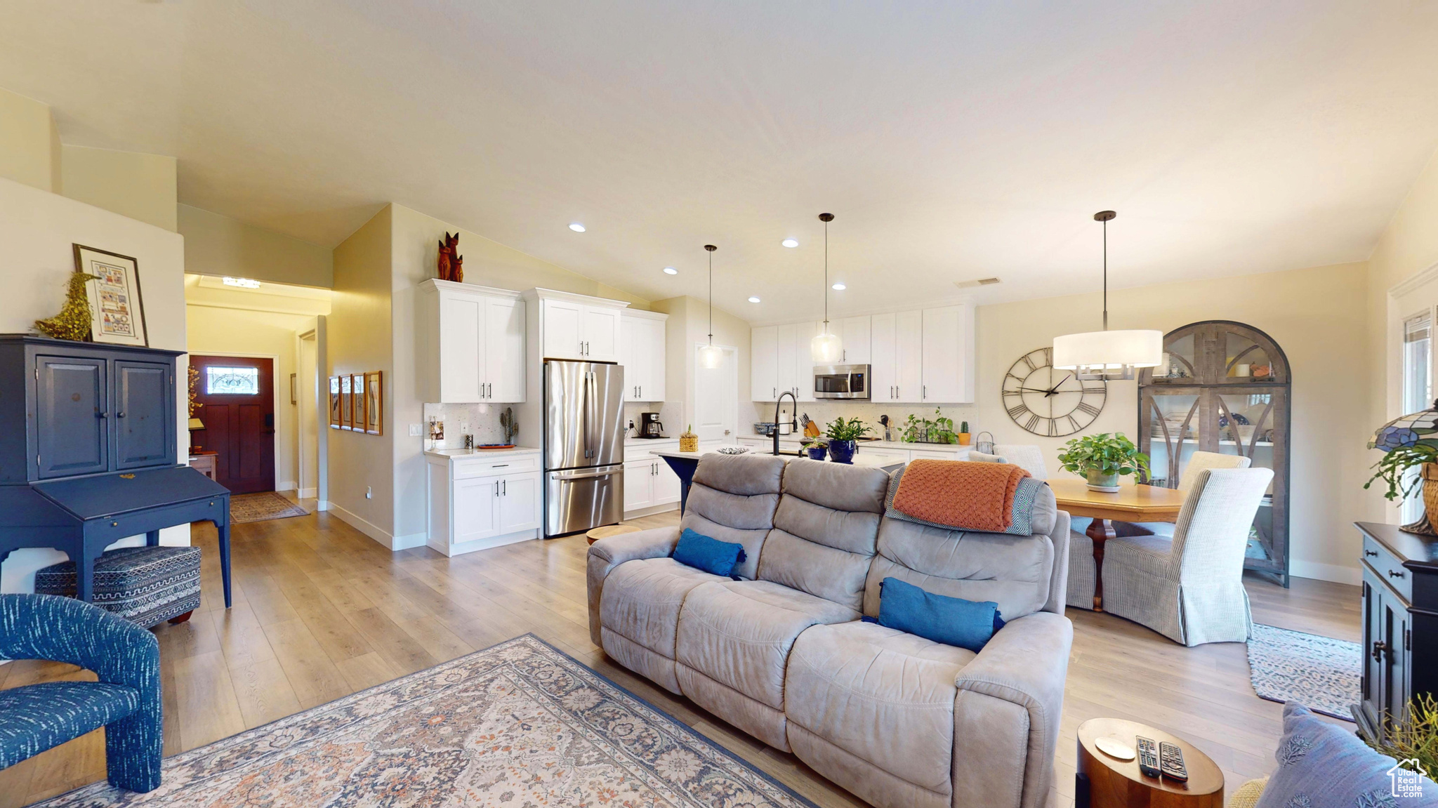 LAS COLINAS PH 1 - Residential