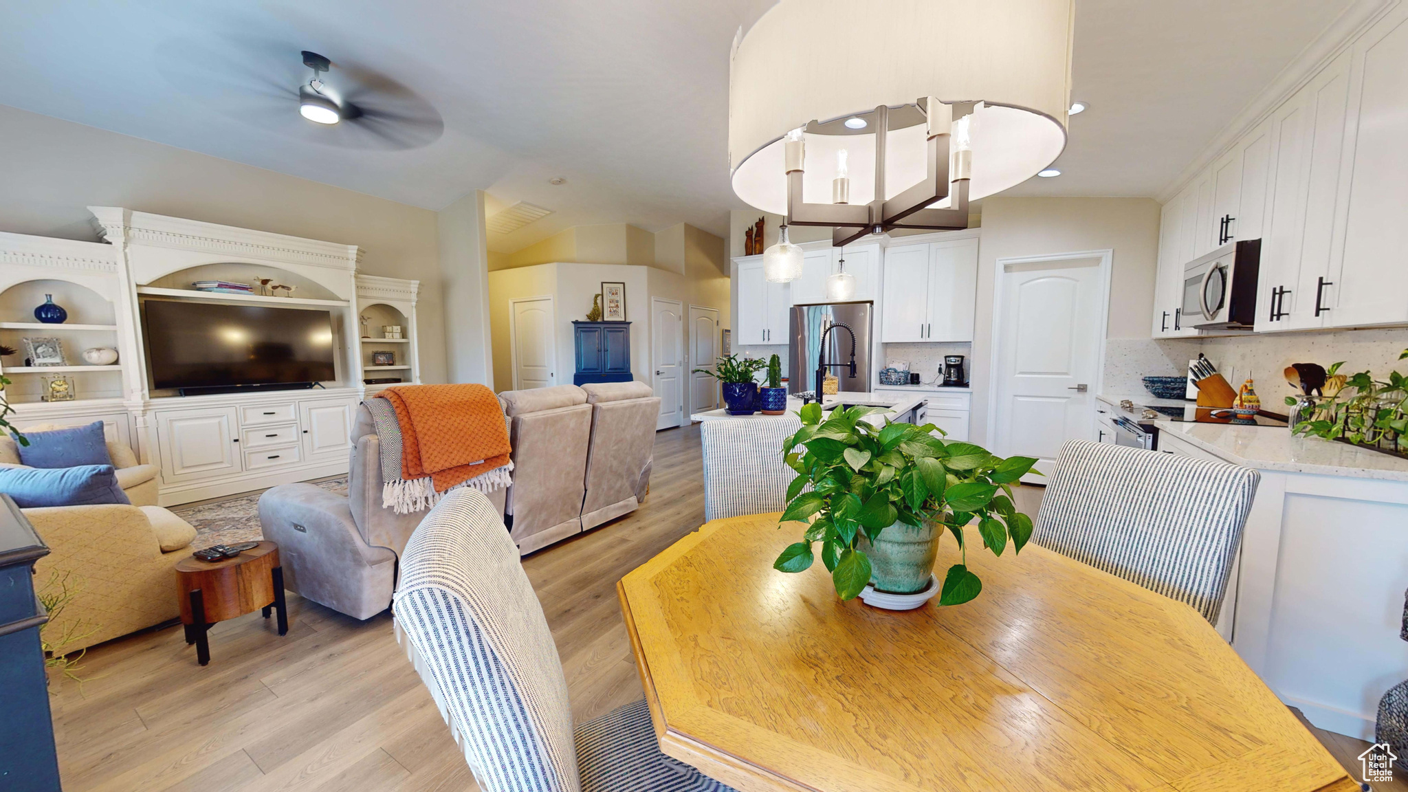 LAS COLINAS PH 1 - Residential